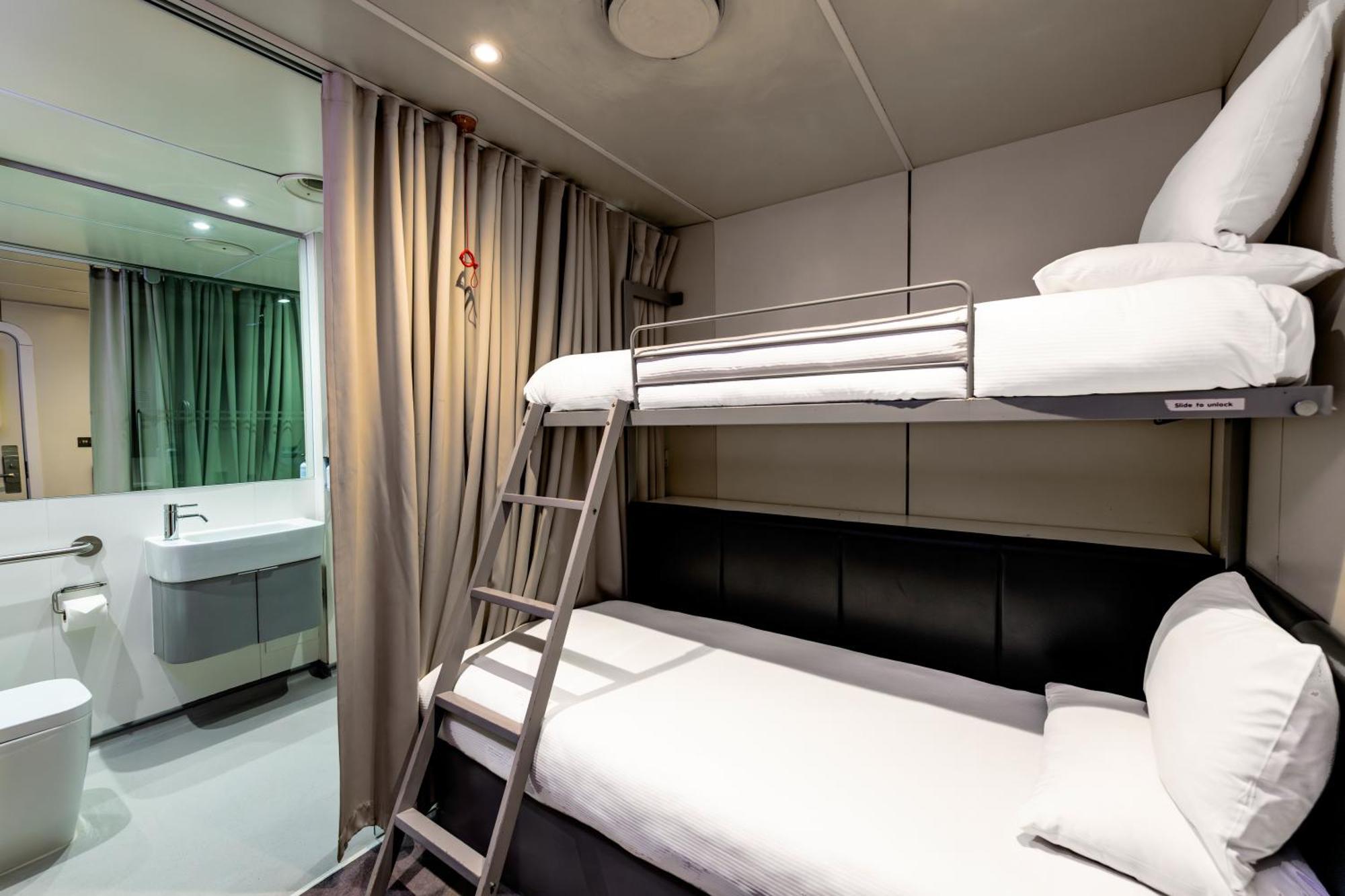 Yotelair London Gatwick Airport Horley  Esterno foto